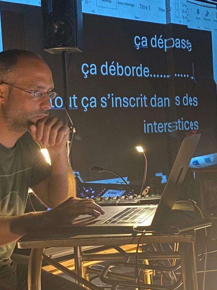 Soudain une île